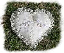 Coussin mariage blanc coeur